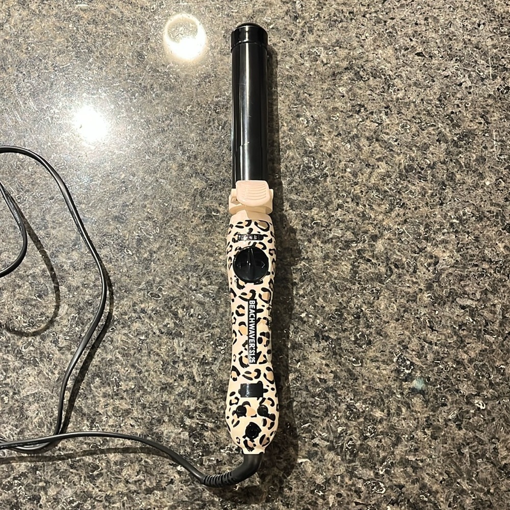 Beachwaver S 1.25 Leopard-Print Curling Wand